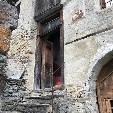 Ferienhaus Bijou Aus Dem 18 Jahrhundert Im Maggiatal Fusio